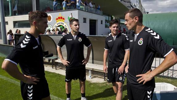 33 fichajes en un año y medio