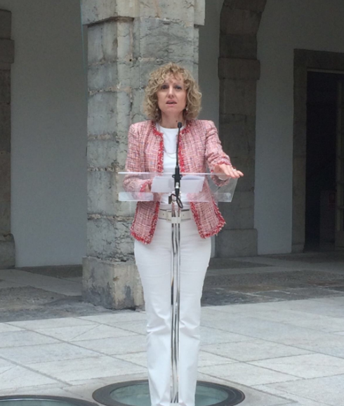 Tezanos, a Donald Trump: "Así me visto yo como mujer"