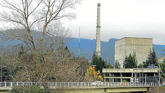 La posible reapertura de Garoña divide a instituciones y partidos de Cantabria