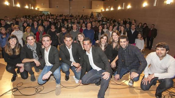 El grupo 'Güellos de la Montaña' presentó en San Vicente su primer disco, 'Sabor a norte'