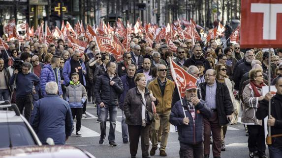 "Suenan tambores de guerra sindical" por las calles de Santander