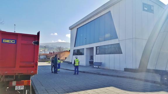 Siec comienza la reconstrucción de la piscina climatizada de Los Corrales