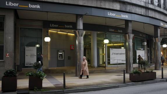 Liberbank mantiene su beneficio en 129 millones por las cláusulas suelo