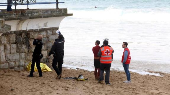 El cadáver que apareció en El Sardinero pertenece a un vecino de Maliaño de 61 años