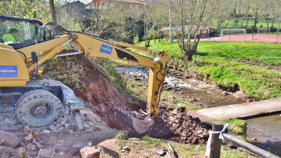 Los Corrales se ahorrará 70.000 euros en la construcción de dos puentes sobre el río Mortera