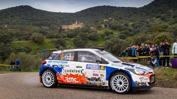 Surhayen Pernía acaricia el triunfo en su debut en el Nacional de asfalto