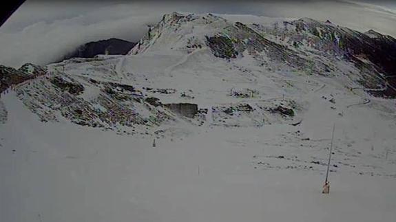 Los cañones de Alto Campoo trabajan a destajo para alargar la temporada de esquí