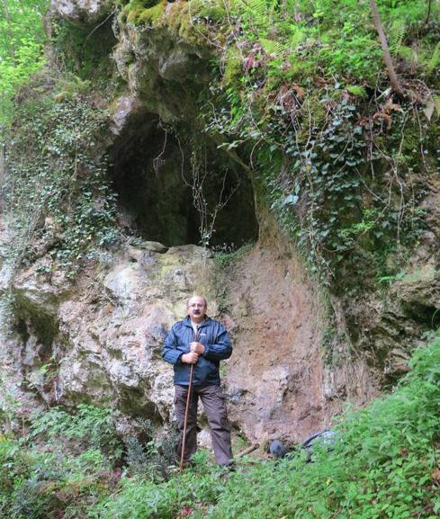 El monte Canales de Silió esconde una antigua ermita labrada en la roca