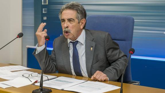 Revilla acusa al PP de usar "argumentos de mal pagador" para no cumplir con Valdecilla
