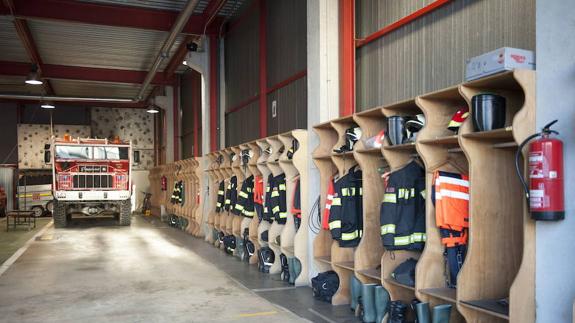 Bomberos y Ayuntamiento de Camargo, enfrentados por el uso del desfibrilador