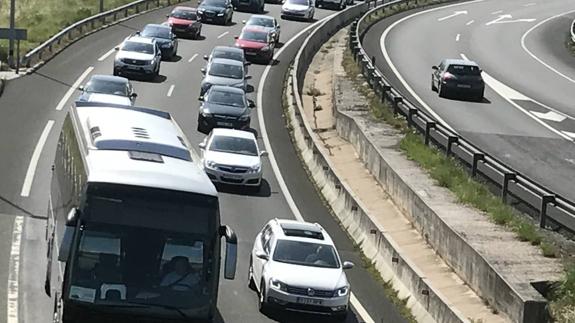 Mejora la situación de las carreteras cántabras tras una mañana de grandes atascos