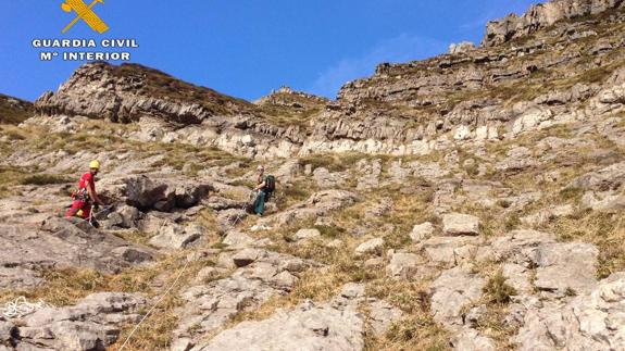 Fallece un montañero al despeñarse por una pared vertical del Castro Valnera