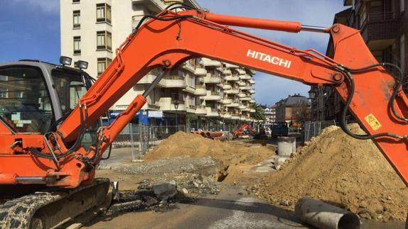 El PRC de Colindres alerta del "peligro" por la apertura al tráfico de una calle sin terminar