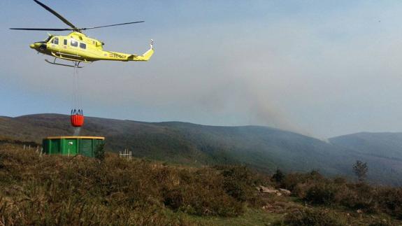 Nueve incendios forestales permanecen activos en Cantabria