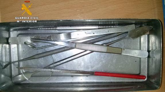 La Guardia Civil investiga a un falso dentista en El Astillero