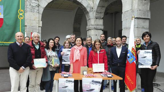 El Parlamento custodia la bandera de la VI Galerna del Cantábrico