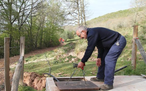 La sequía obliga a abastecer de agua potable con camiones cisterna a un pueblo de Valdeolea