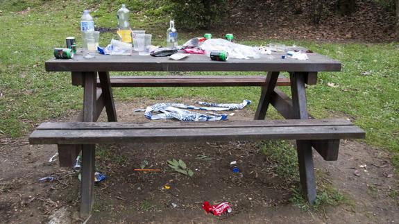 El Ayuntamiento reclama mayor vigilancia policial para atajar el botellón en La Viesca