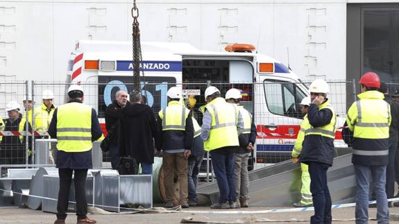 Investigan por homicidio imprudente a siete personas tras el accidente en el que murió un obrero en las obras de Valdecilla