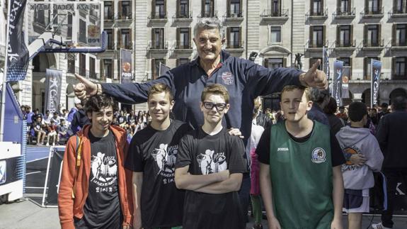 La Plaza Porticada acoge el Circuito Plaza 3x3 CaixaBank de baloncesto