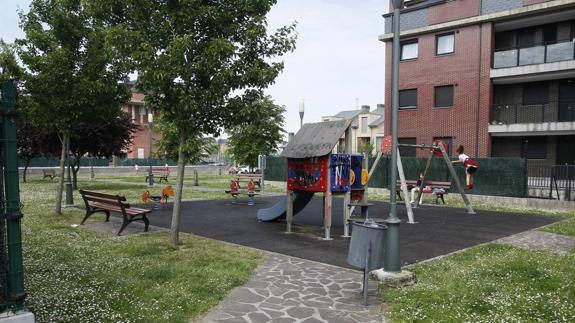 Un joven recibe seis puñaladas tras una pelea en un parque de Sierrapando