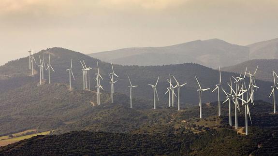 Las empresas que tramitan parques eólicos en Cantabria quedan fuera de la subasta