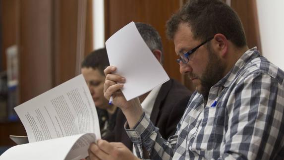 Rechazada la querella de Mantecón contra De la Serna por llamarle "tránsfuga" e insinuar que desvió fondos