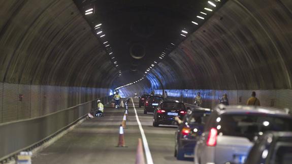 El túnel de Tetuán ha recuperado ya los dos sentidos aunque el carril bici no está terminado