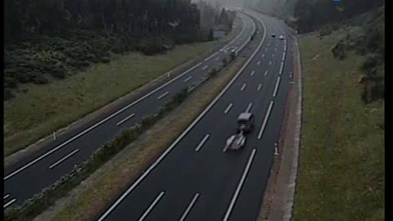 La niebla complica la circulación en las dos autovías