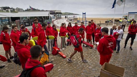 Las playas de Santander ya están "preparadas, limpias y seguras"