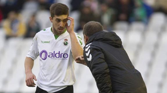 Héber Pena, duda para el domingo por un esguince