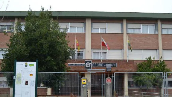 El AMPA del colegio Pedro del Hoyo de Colindres solicita el desdoble de dos cursos de primaria