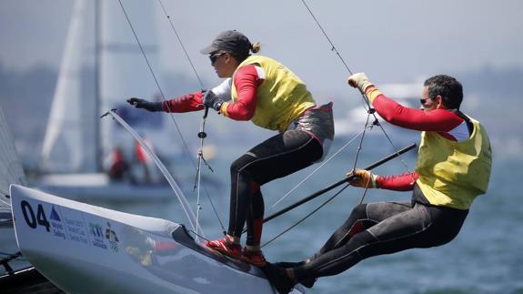 Fernando Echávarri y Tara Pacheco, oro en la clase Nacra 17