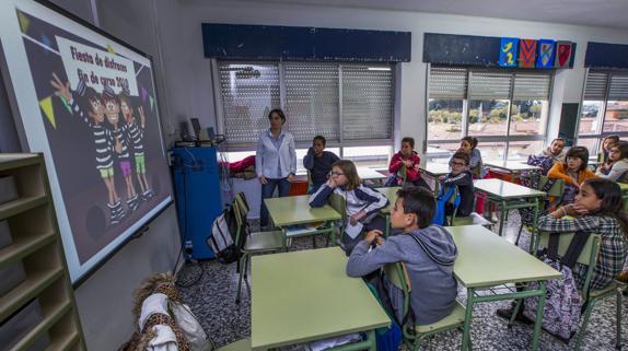 Los padres rechazan "totalmente" las formas en que ha sido aprobado el calendario escolar