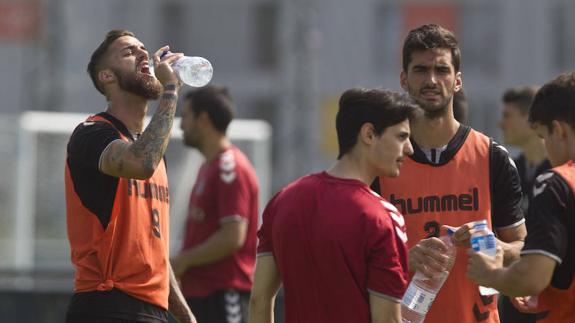 Borja Granero y Beobide no entrenan por precaución