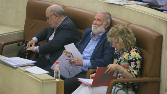 El Parlamento rechaza la propuesta del PP de anular el calendario escolar