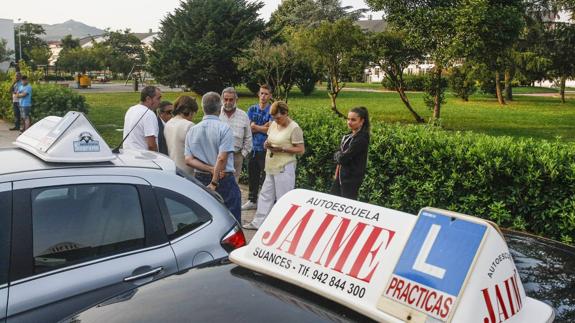 Tirados en la acera