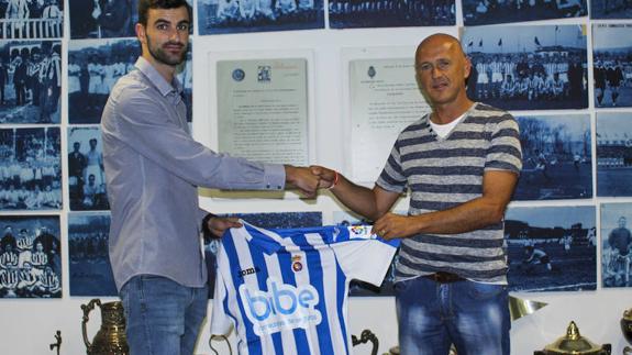 Carlos Cagigas, primer refuerzo blanquiazul