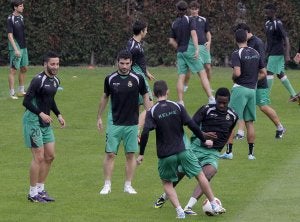 Paco Fernández prioriza la intensidad defensiva para ganar al Racing de Ferrol